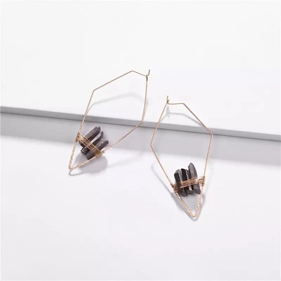 Geometric Quartz Crystal Wired Hoop Boho Earring - Picture 6 of 16